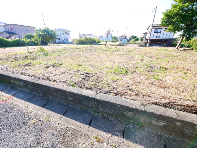 山武郡九十九里町真亀　中古戸建の庭|内外装リフォーム済み令和7年10月敷地約105坪（菜園用地約34坪含め）海岸まで車約5分閑静な分譲地