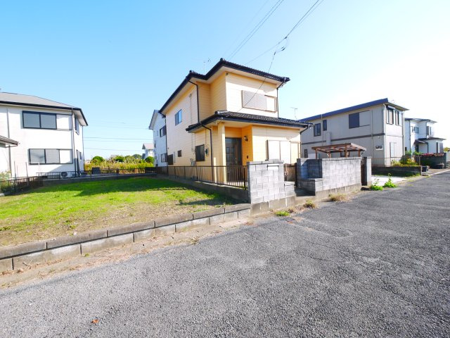 山武郡九十九里町真亀　中古戸建の外観|内外装リフォーム済み令和7年10月敷地約105坪（菜園用地約34坪含め）海岸まで車約5分閑静な分譲地