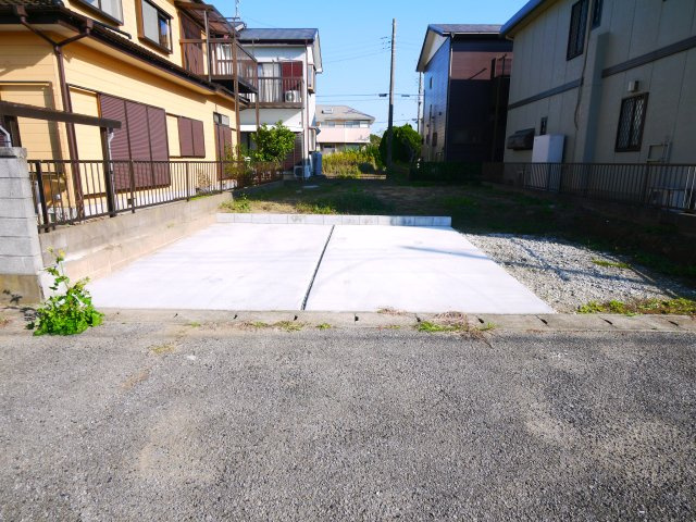 山武郡九十九里町真亀　中古戸建の駐車場|内外装リフォーム済み令和7年10月敷地約105坪（菜園用地約34坪含め）海岸まで車約5分閑静な分譲地