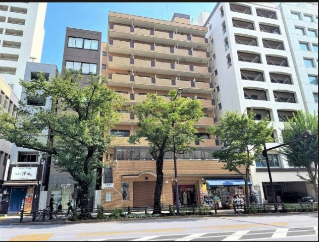 ★仲介手数料半額★九段シルバーパレス（都内各所へ縦横無尽にアクセスする利便性の高さが魅力のエリア）の外観
