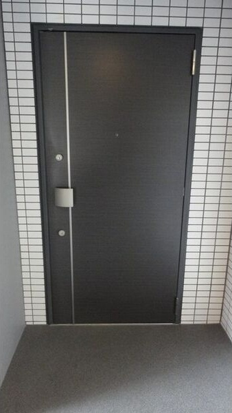 アーデン泉プレミアの玄関