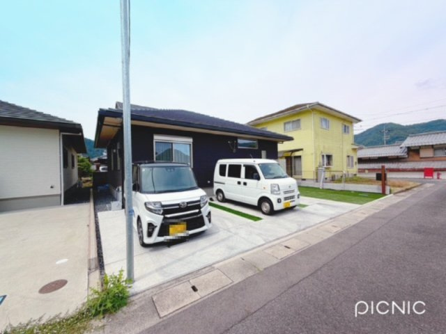 戸建　西脇市黒田庄町黒田の駐車場