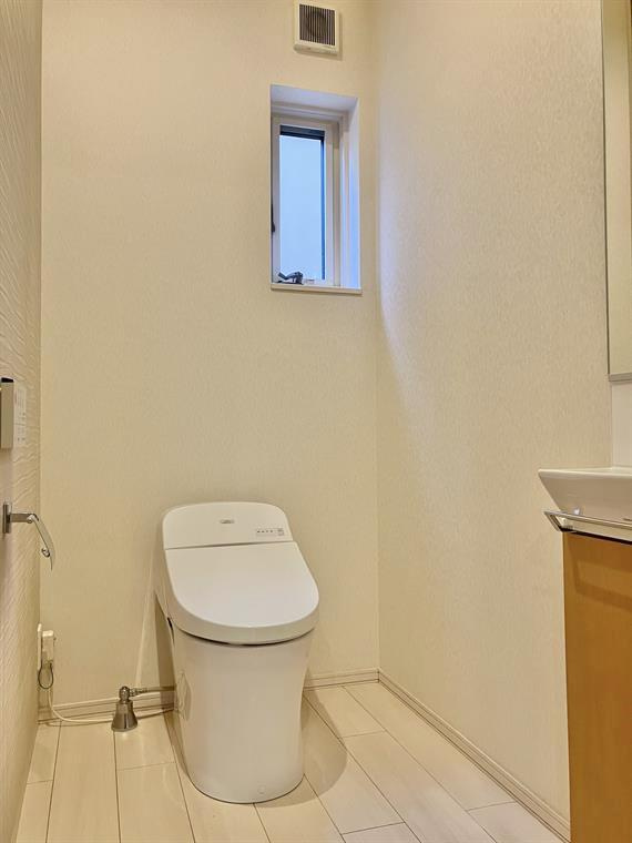 磯辺戸建のトイレ