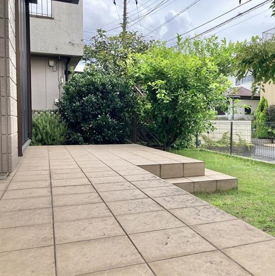 磯辺戸建の庭