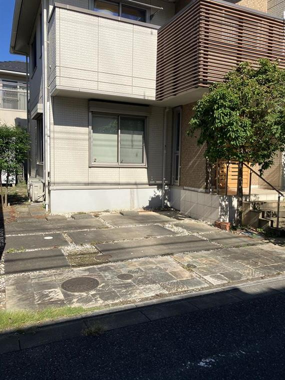 緑町戸建の駐車場