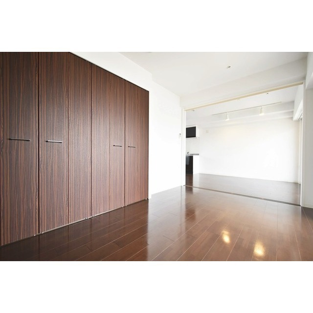 SERENiTE江坂四番館