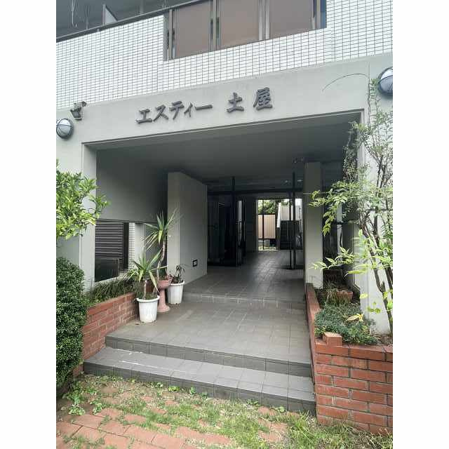 エスティー土屋のエントランス