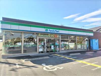 ファミリーマート 草加旭町二丁目店まで150ｍ