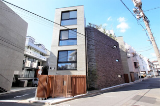 ◆オシャレな外観・住宅街に佇むマンション◆