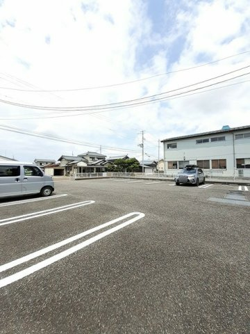 ポラリスⅠの駐車場
