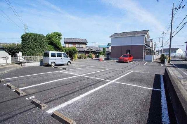ソレアードＡの駐車場