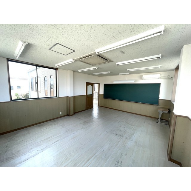 本巣郡北方町芝原中町３丁目の事務所の内装