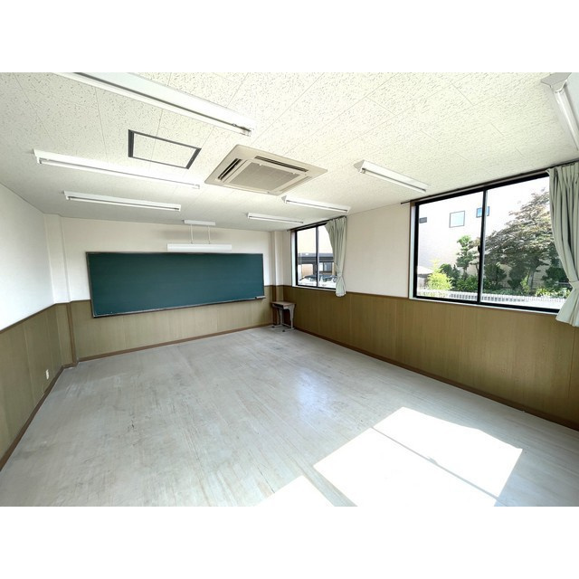 本巣郡北方町芝原中町３丁目の事務所の内装