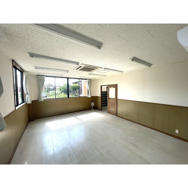 本巣郡北方町芝原中町３丁目の事務所の内装