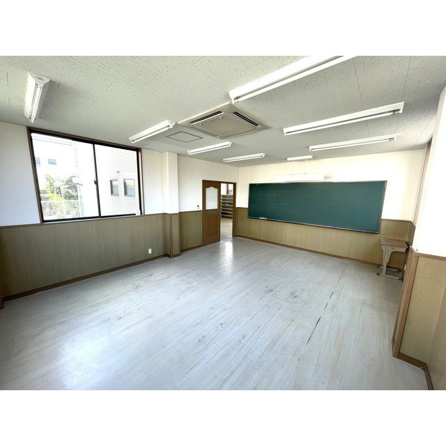 本巣郡北方町芝原中町３丁目の事務所の内装