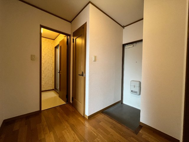 グリーンヒル黒髪の玄関