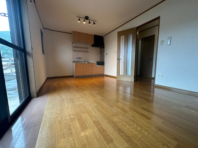 グリーンヒル黒髪の居間・リビング