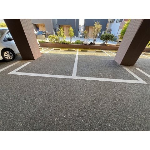 カーサフェリーチェの駐車場