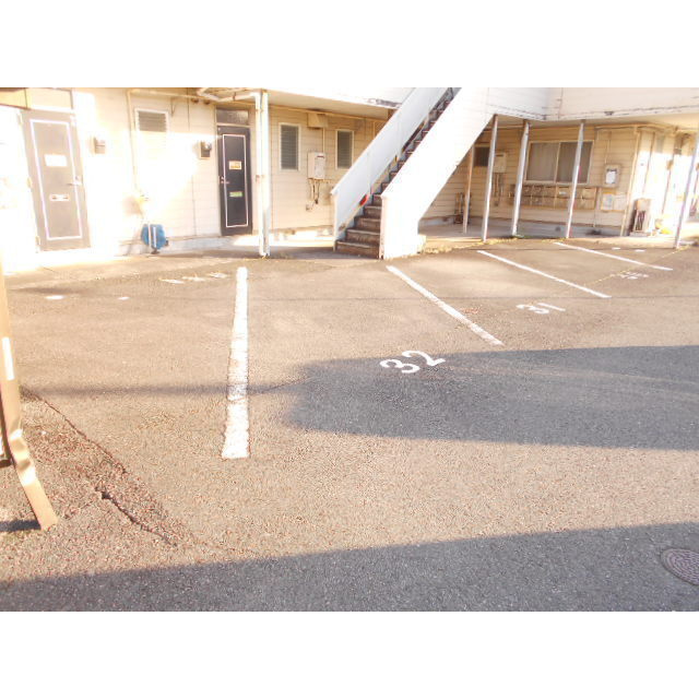 西沖ハイツ　Ⅱの駐車場