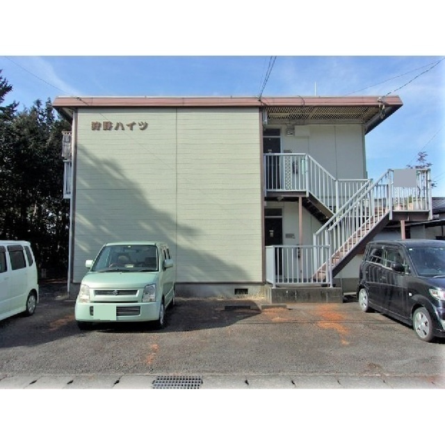 狩野ハイツの駐車場