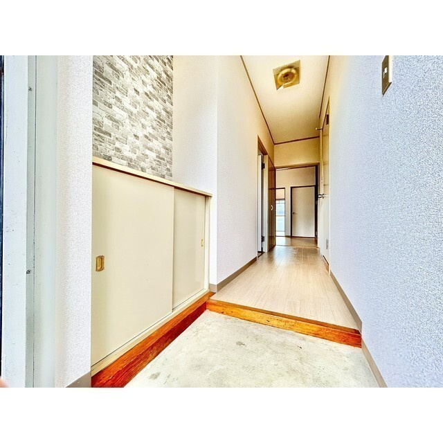 マンション名倉の玄関