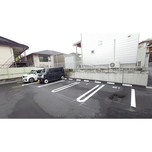 エスペシア華Ⅹの駐車場