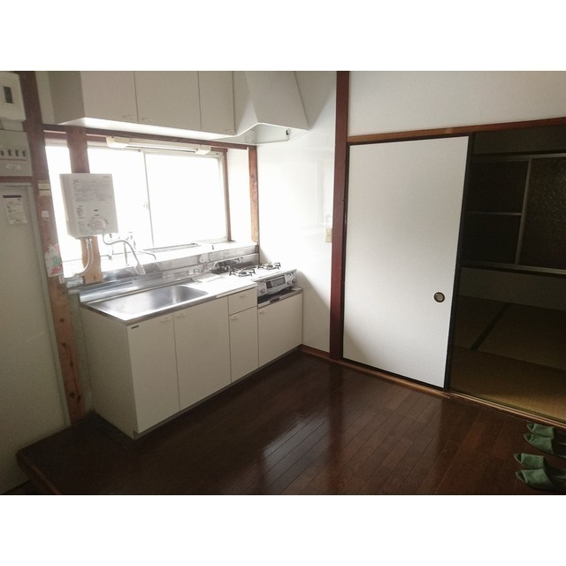 小針戸建のキッチン