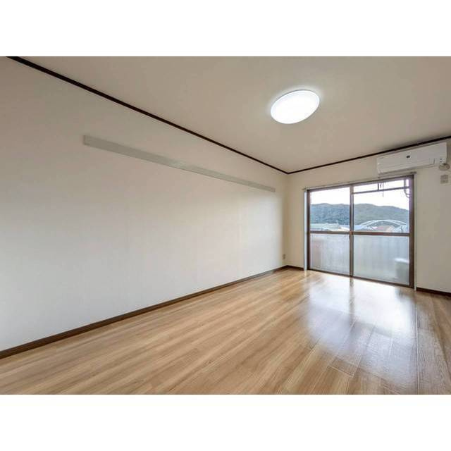 ＡＸＩＳ　ＢＬＤ５の居間・リビング