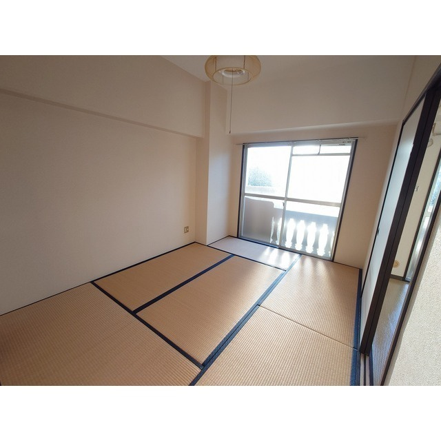 リバーサイドマンションＭの収納