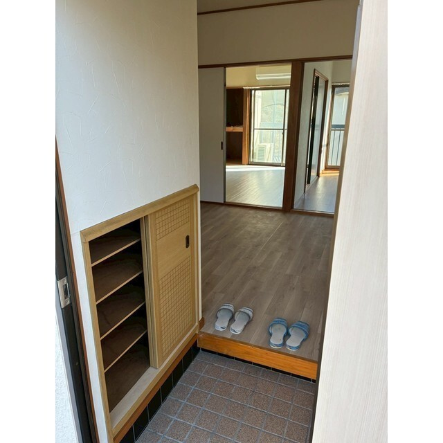 アレスバルト来光川の玄関