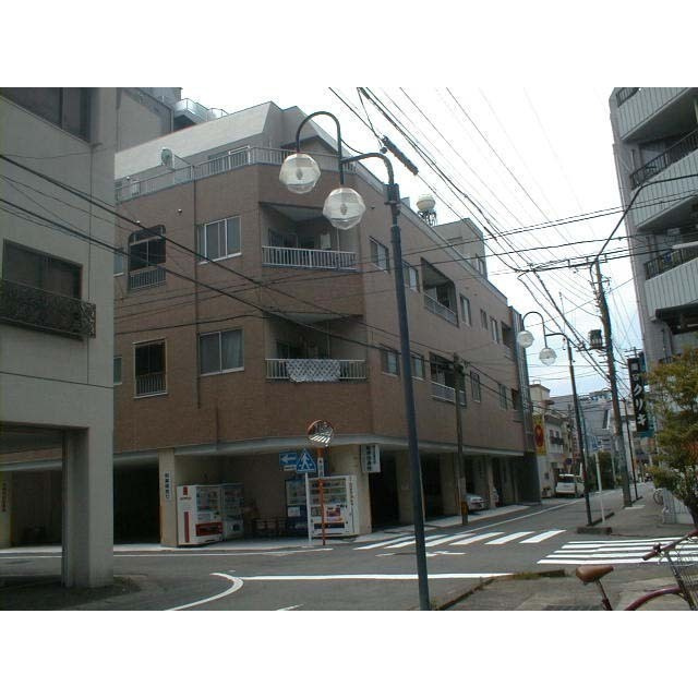 新宿マンションのエントランス