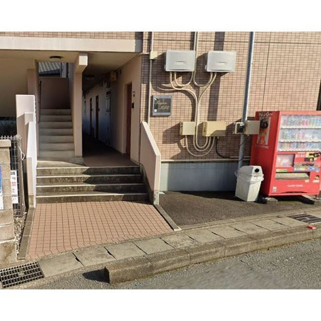 フォルジュロン井出のエントランス