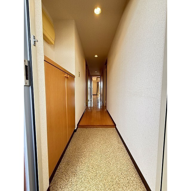 マンションベルシーの玄関