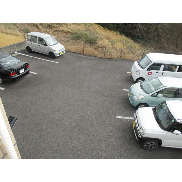 サニーヒル塚の台の駐車場