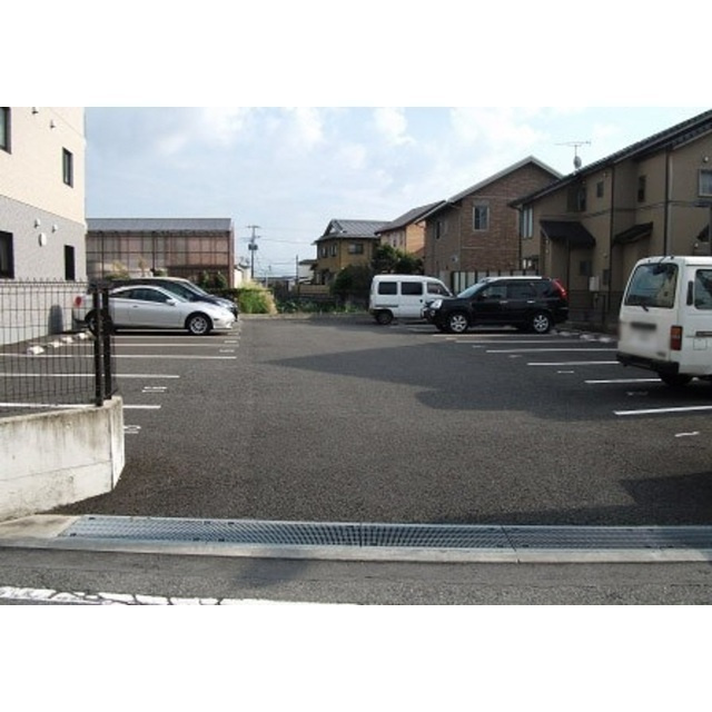 ミクアルトの駐車場