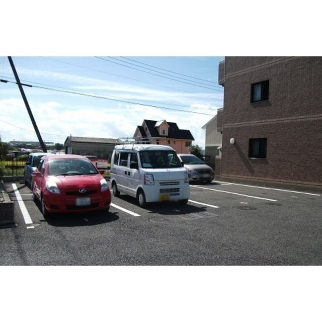 トレンタ・ノーベの駐車場