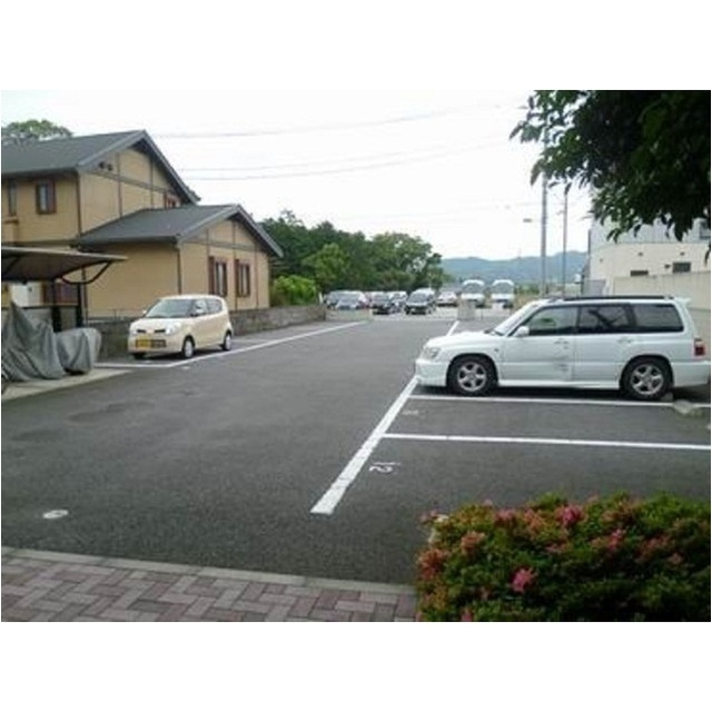 フロレスタの駐車場