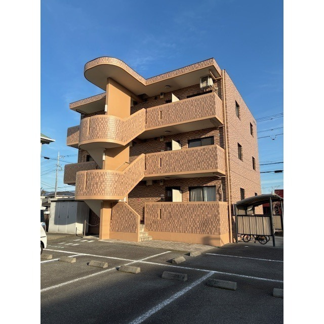 エテルノの外観