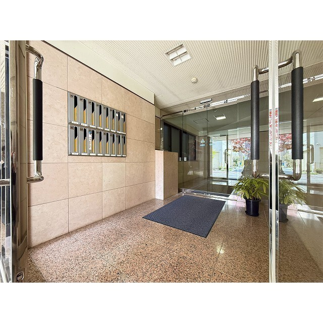 高島屋マンションⅡのエントランス
