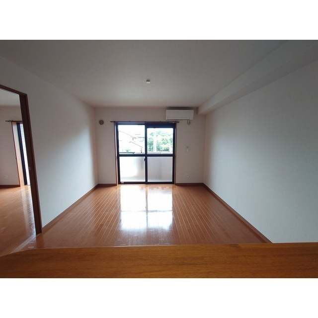 ガーデンヒルズさくらの居間・リビング