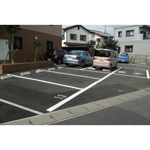 アビタシオンAの駐車場