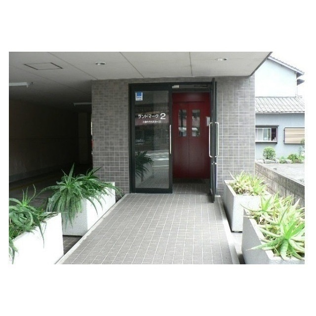 ランドマーク　２のエントランス