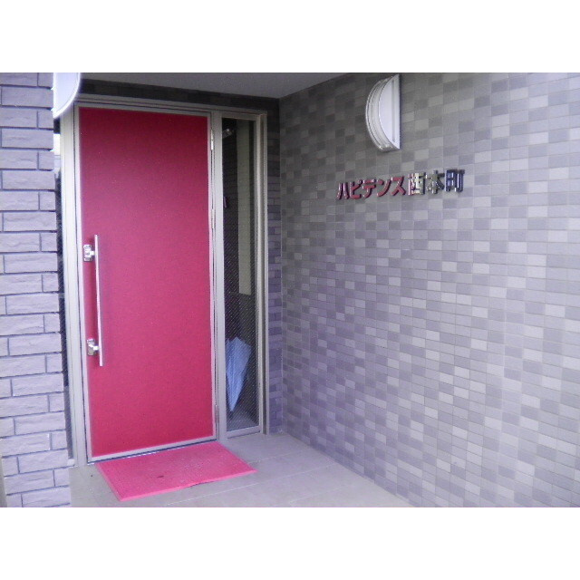 ハピデンス西本町のエントランス