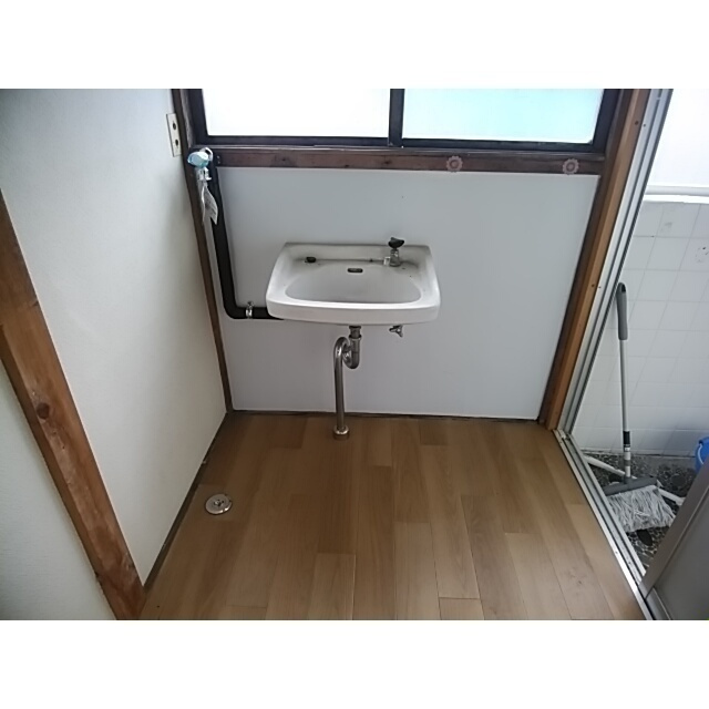 三島市中島の一戸建ての洗面所