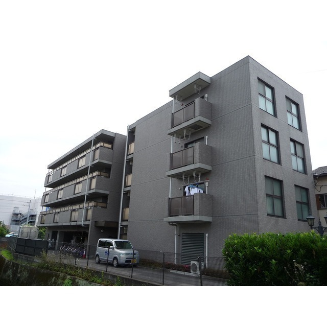 パティオ川村の外観
