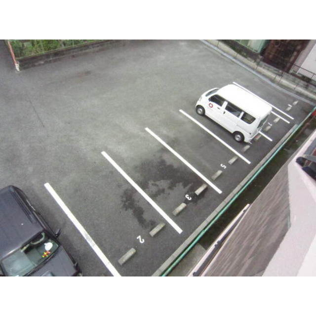 パストラルハイツの駐車場