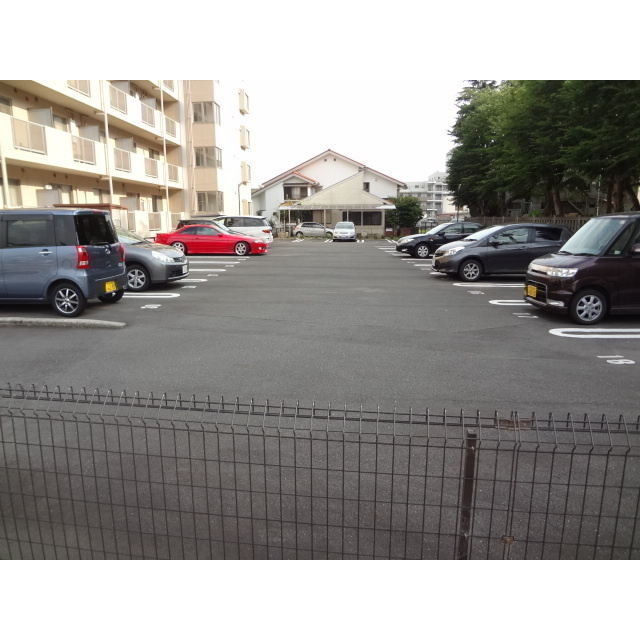 小坂マンションの駐車場