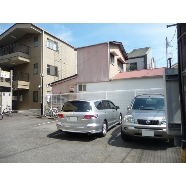 御殿町ハイツ　Ａの駐車場