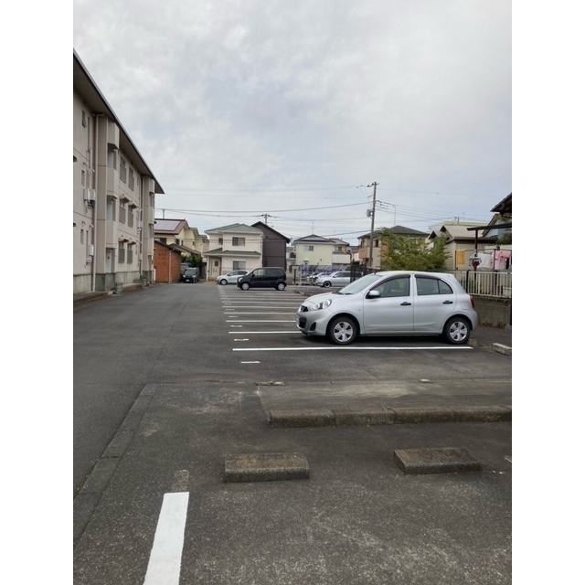 青山ハイツ　Ｂ棟の駐車場