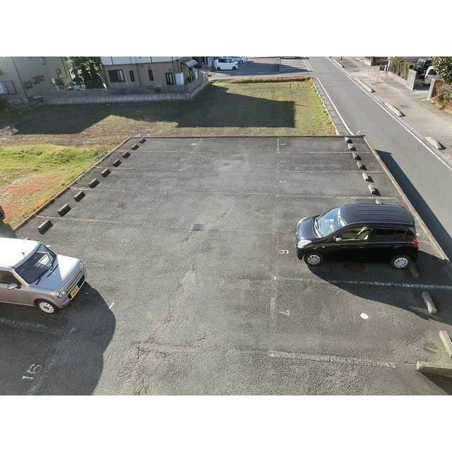 ストークハウス岩崎　Ａの駐車場